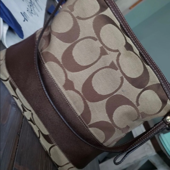 🦋💙Medium Coach Shoulder Bag 💙🦋 - Picture 2 of 7